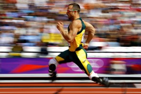 欧冠八强首回合：多特3比3那不勒斯 七球对攻战上演“互爆防线之夜”