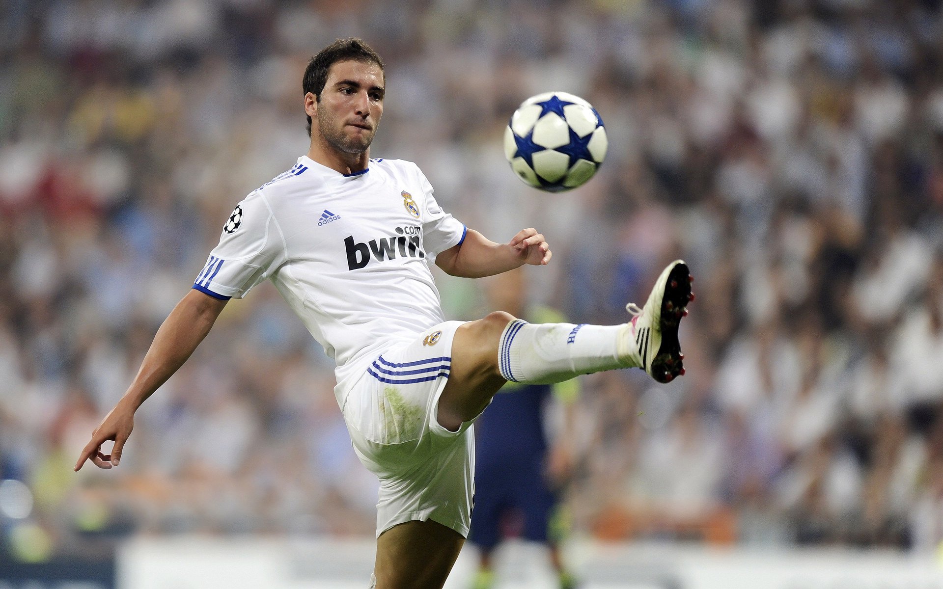 AYX GAMING-战术大揭秘：各豪门如何应对最后冲刺？