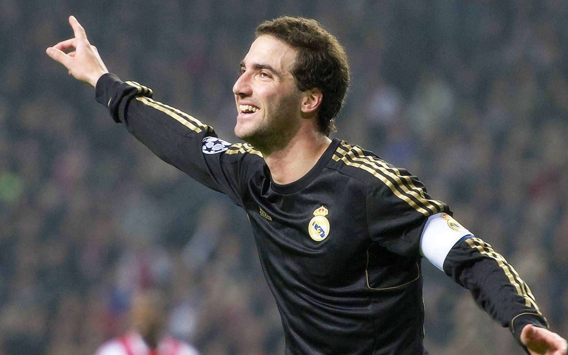 世界杯：阿根廷全国狂欢导致部分商业停摆 学者称“值得这一次停顿”