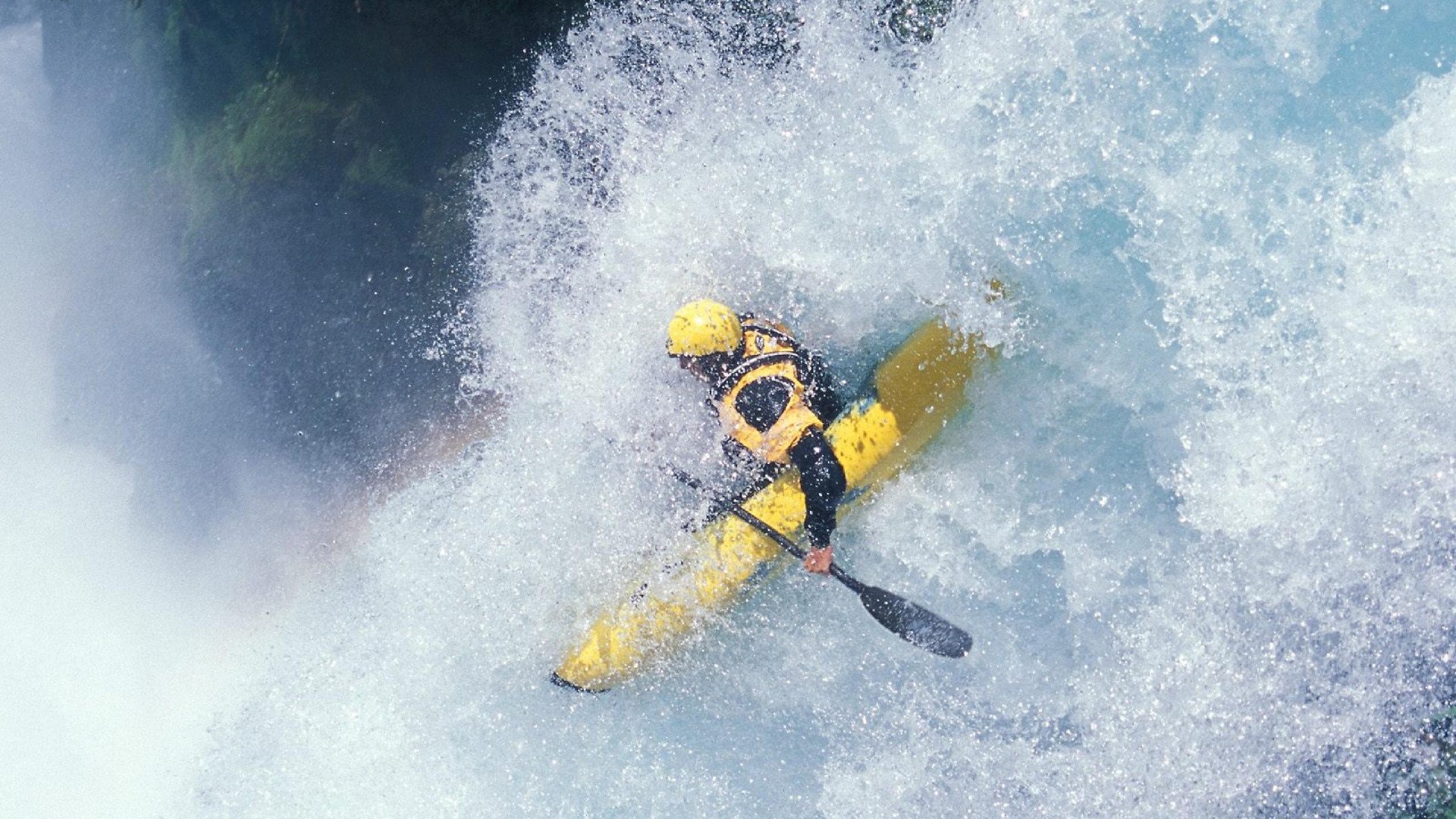 欧冠小组赛：费内巴切主场爆冷击败巴黎 “魔鬼主场”名不虚传